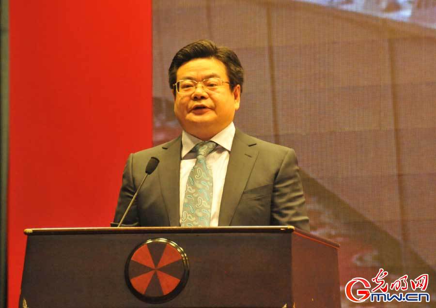 黑龙江省委常委宣传部部长张效廉在第十二届中