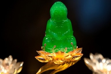 众多翡翠珍品彰显了宝怡和翡翠会的非凡实力,集七彩云南二十载