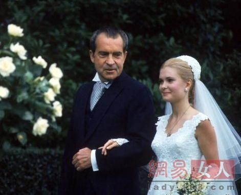美国前总统尼克松与大女儿特里西亚