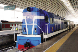 由丹东开往朝鲜平壤的95次国际联运旅客列车
