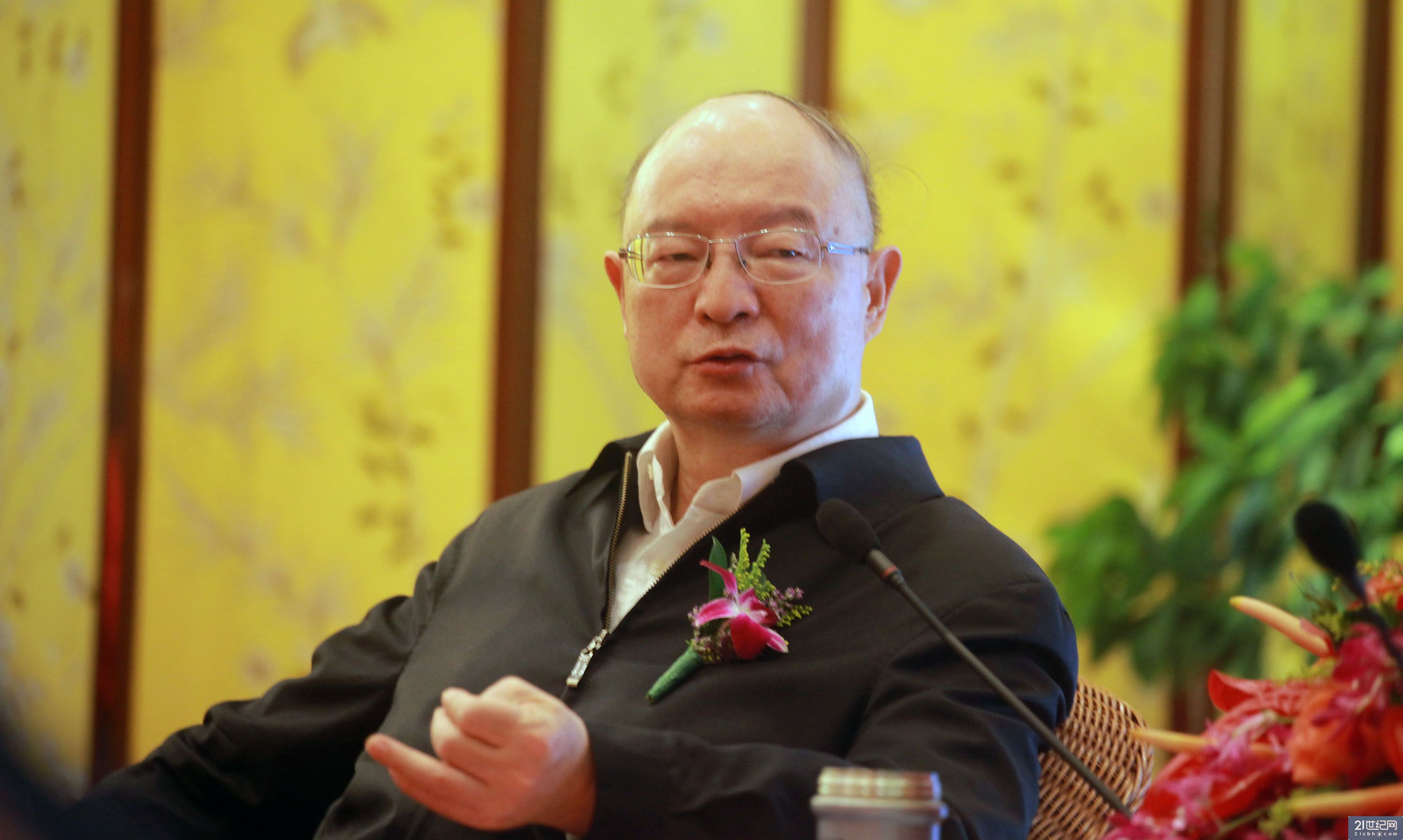 银行董事长和行长谁大_盘锦各大银行行长照片(2)