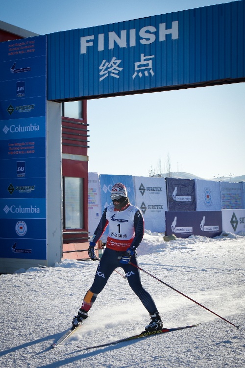 图文国际雪联越野滑雪中国巡回赛冲线瞬间