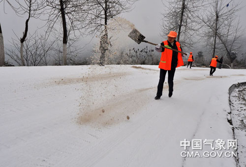 贵州铜仁遭遇凝冻天气 最低气温突破30年记录