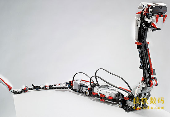 乐高推出全新EV3玩具机器人 编程无需电脑