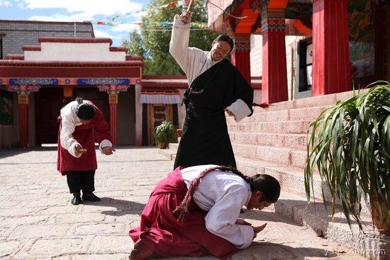 《西藏秘密》今日开播 黄若萌变身藏族管家