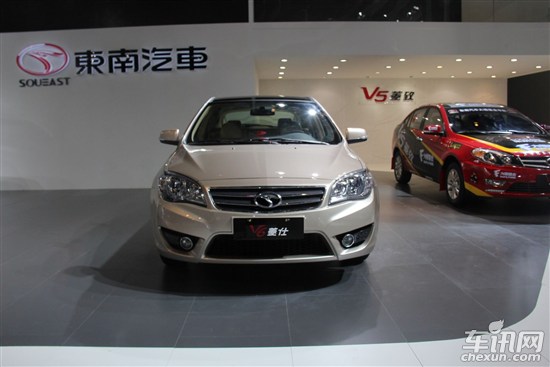 红旗H7内饰-2013年自主品牌新车 夏利N7领衔上市高清图片