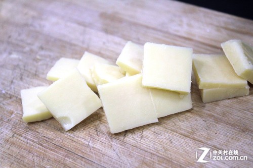 我们使用的“上层覆胶”瑞士干奶酪