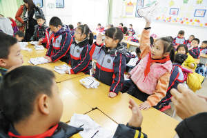 1月8日,南宁市锦华小学开展洒扫应对主题教