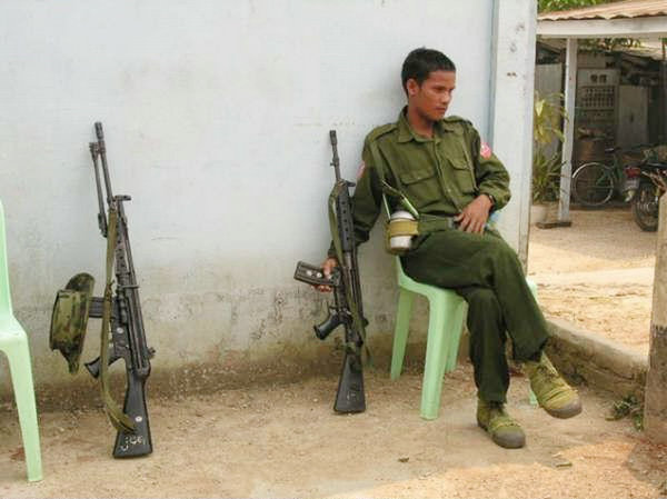 资料图:缅甸政府军士兵.