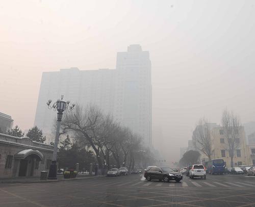 雾霾笼罩哈尔滨(组图)