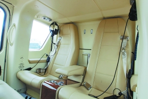 EC135直升机座位。 程功 摄 J129