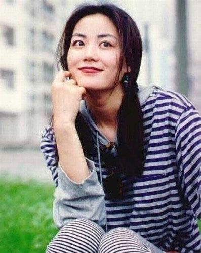 [转载] 王菲17岁旧照曝光 昔日女神清纯可人