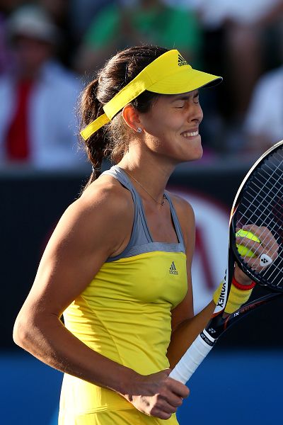 2013年澳网女单第二轮比赛中,塞尔维亚美女伊万诺维奇精力三盘苦战