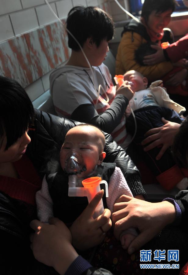 北京:雾霾天气使接受雾化治疗的儿童增加(组图