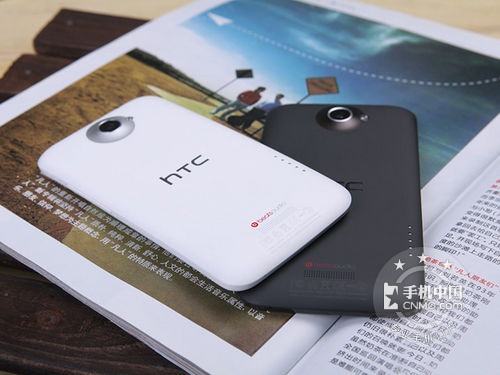 HTC One X背面图片