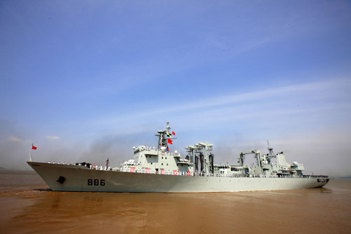 第八批护航编队"千岛湖舰"远洋综合补给舰.