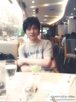 北大前校草叶钦达网络爆火 揭2012校草男明星PK(图)