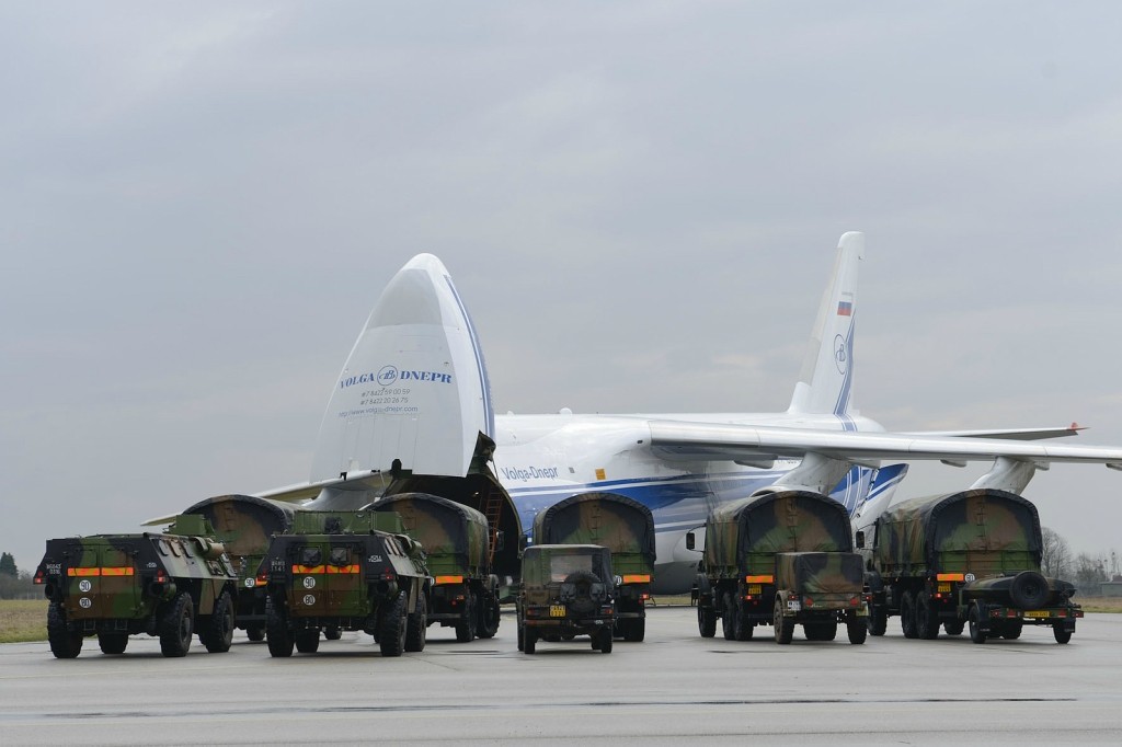 目前,法国空军已经全力投入到马里战场,战斗机