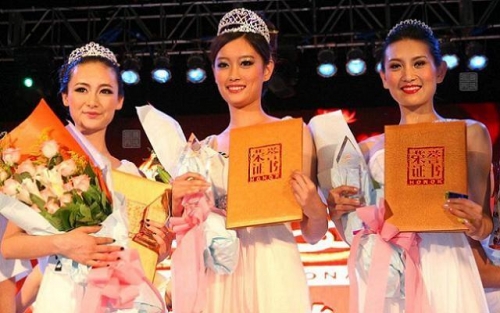 2012亚洲小姐比基尼丁字裤太暴露 盘点雷人小姐