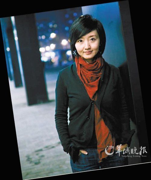 闾丘露薇暗讽柴静"不专业":挺会"演"(组图)