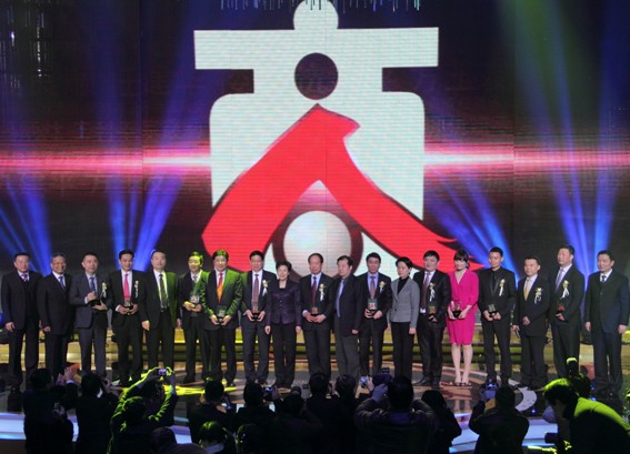 珀莱雅ceo方玉友荣膺2012年度