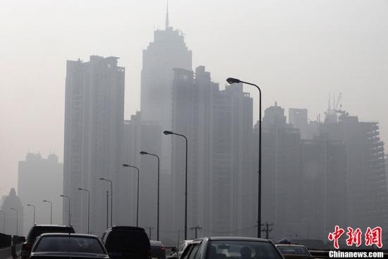 上海再中霾伏 发出今年首个霾黄色预警(图)