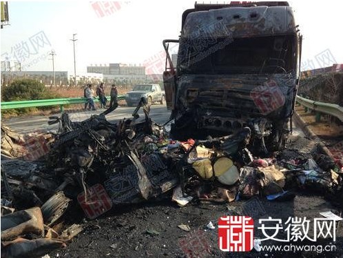沪渝高速芜宣段今天上午四车追尾 已致8人死亡