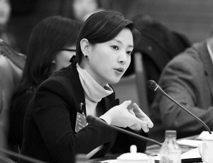 点击图片可在新窗口打开 刘芳菲谈及本报帮果农卖苹果梨行动