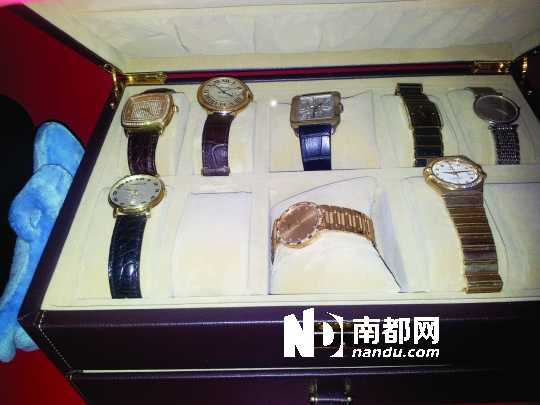 “房媳”丈夫孙红军家柜子中的手表价值或超100万元。 知情人供图