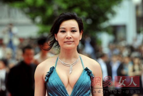 陈冲,著名华人电影女演员,1961年1月3日生于上海,现定居美国.