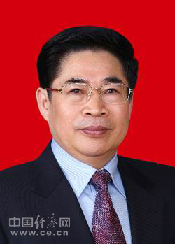 袁纯清，男，汉族，1952年3月生，湖南省汉寿县人，1971年10月加入中国共产党，1971年10月参加工作，在职研究生学历，管理学博士学位。