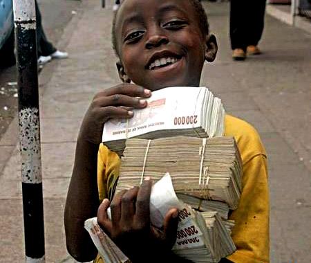 最高5亿的钞票 饥饿的津巴布韦亿万富翁(组图