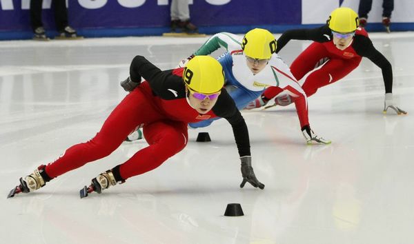 图文:短道世界杯俄罗斯站 王蒙500米领先