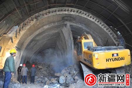 蜘蛛山隧道工程已掘进60米(图)