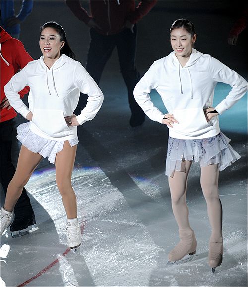 飞镖:冬季特奥骑马金妍儿关颖珊同跳闭幕舞冰人组图绰号的是谁图片