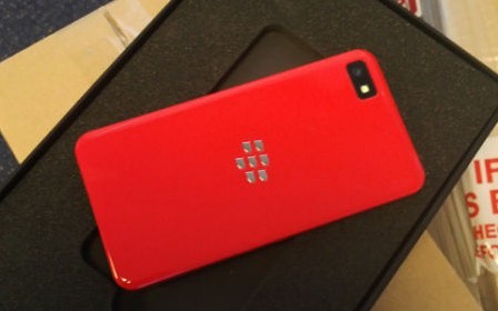 黑莓宣布奖励开发者1.2万部红色限量版Z10手