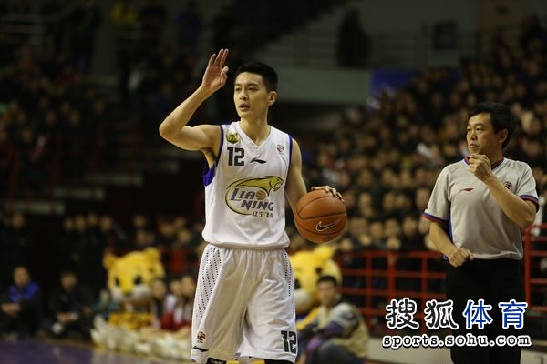 篮球 cba cba内外14/31 杨鸣淡定 2013年02月06日20:47