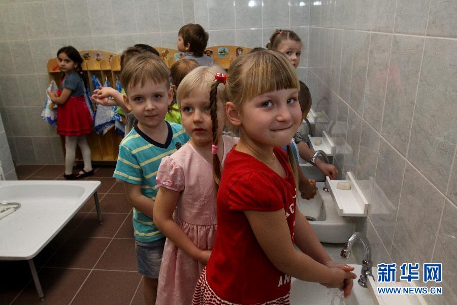 看看俄罗斯幼儿园里面实况 价格低廉条件优越