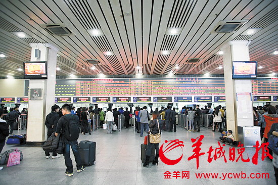 记者连续多天蹲守广州火车站 感受春运的惊喜