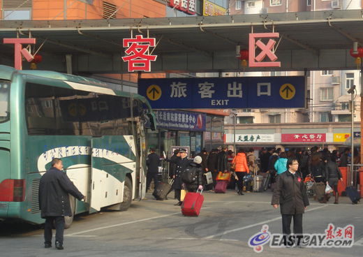 节前雨雪节中高速免费 上海长途南站春节发客
