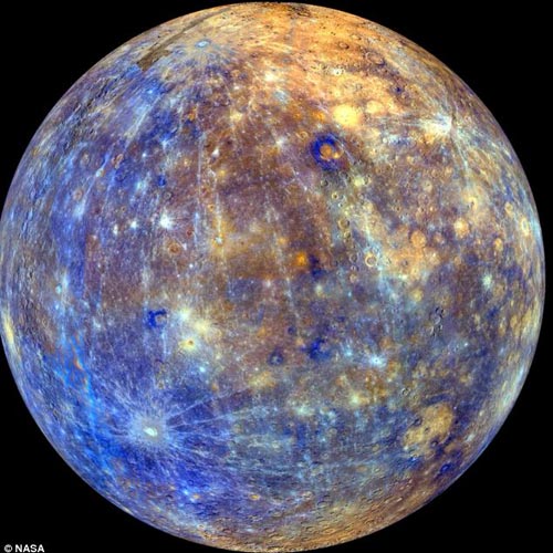 NASA公布最新水星彩色图像 表面布满麻点陨坑