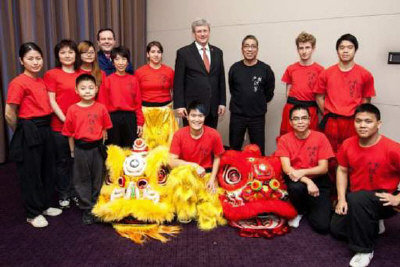 加拿大总理出席华人庆春节活动 为醒狮点睛(组