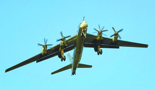 俄图-95轰炸机。