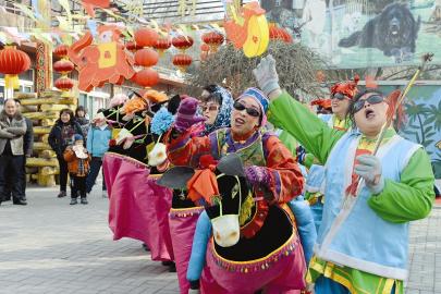 太原动物园第四届春节庙会现场火爆(图)