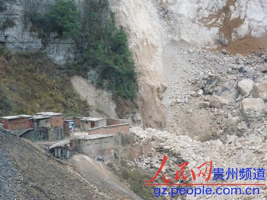 18日,贵州省黔东南州凯里市龙场镇鱼洞村山体崩塌现场