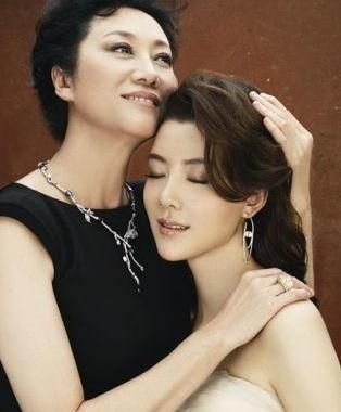 揭山西首富前妻车晓背景:出身军队文艺世家(图)