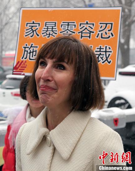 李阳上诉要求改判女儿抚养权 反指前妻家庭暴