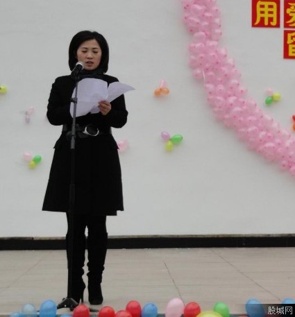 重庆19岁女子任副乡长 盘点中国年轻官员(组图