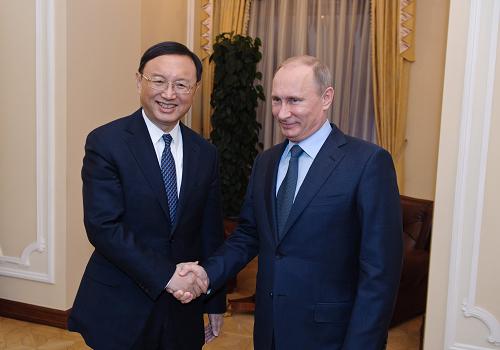 2013年2月20日，俄罗斯总统普京在莫斯科会见了中国外交部部长杨洁篪。