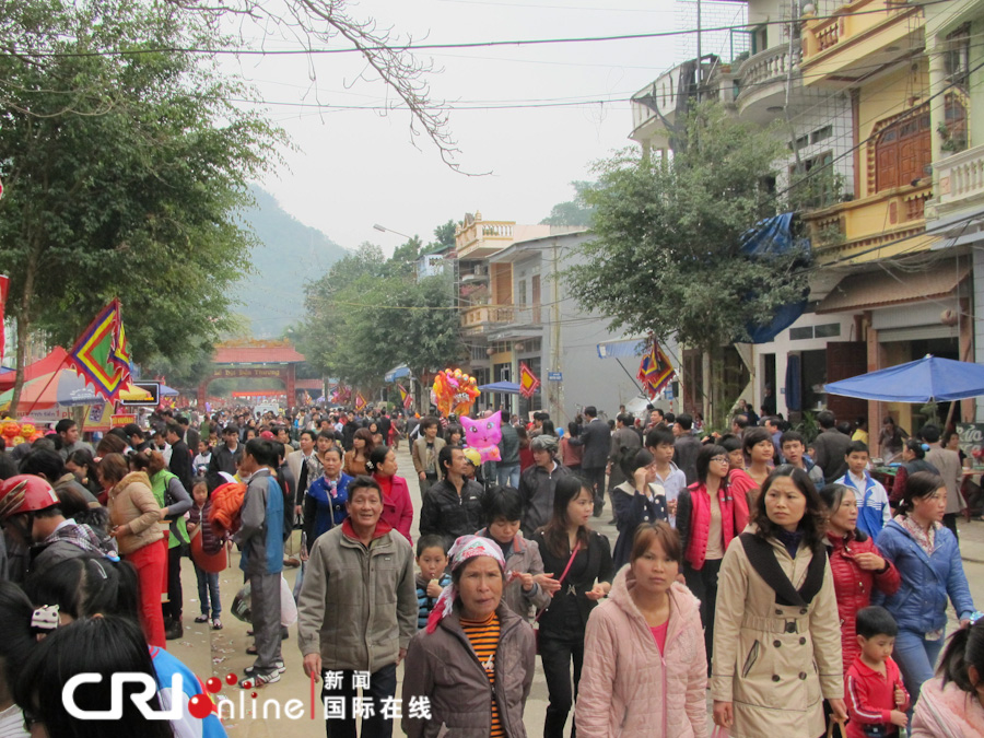 越南老街正月十五庙会掀起云南河口出境旅游热